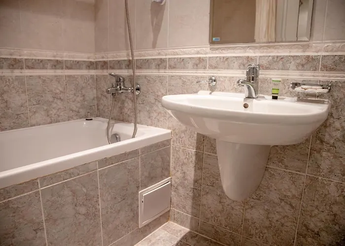 Sunny In Sunny By Flat Mаnаger *